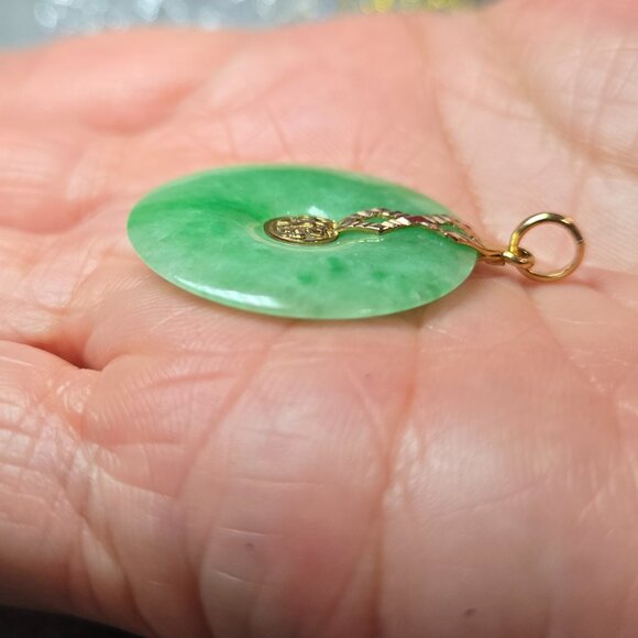 Elegant Jade "Fu" Pendant with Gold Bale – Lucky Charm Necklace 🍀 - Picture 4 of 11
